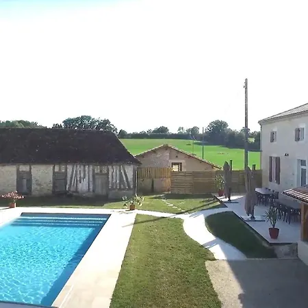 Le Clos De Lagalvagne بيت ضيافة *